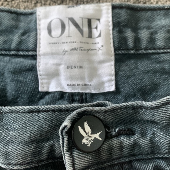 One Teaspoon Faded Black Bandit Shorts - Picture 4 of 5